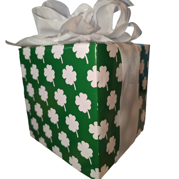 Sand + Fog 21oz Happy St Paddy's Saddle & Cardamom Candle - Gift Wrapped - Picture 6 of 6